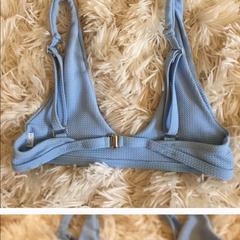 Blue bikini set 🏖 - Picture 3 of 7